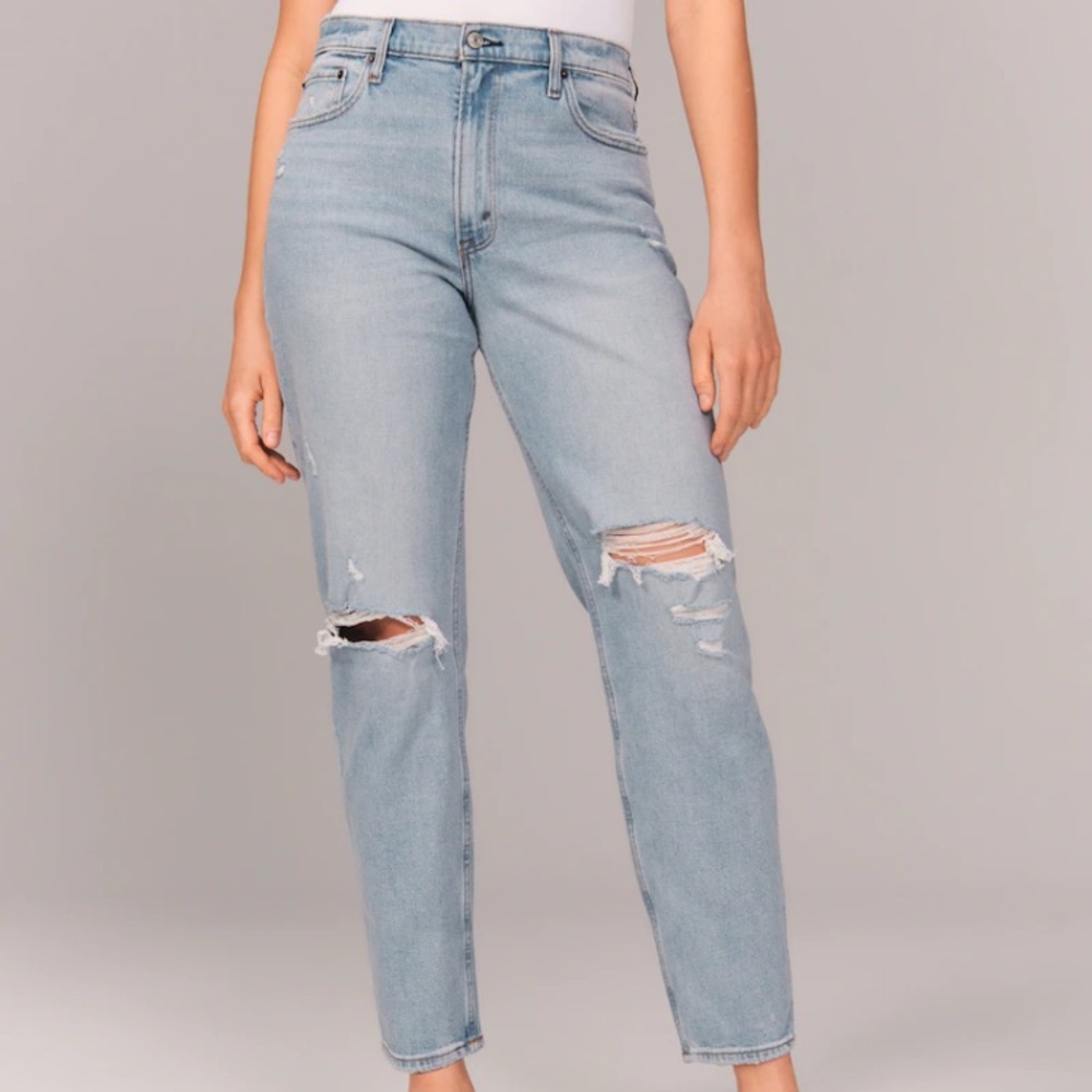 ABERCROMBIE & FITCH | ‘The Mom’ High Rise Jean | Size 35”